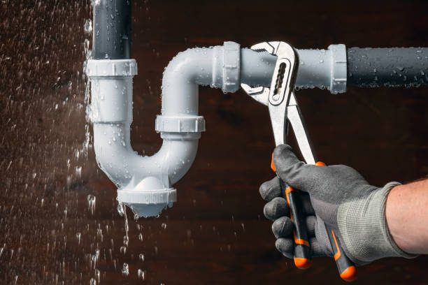 Professional Leak Detection technician working in Raymond, MS